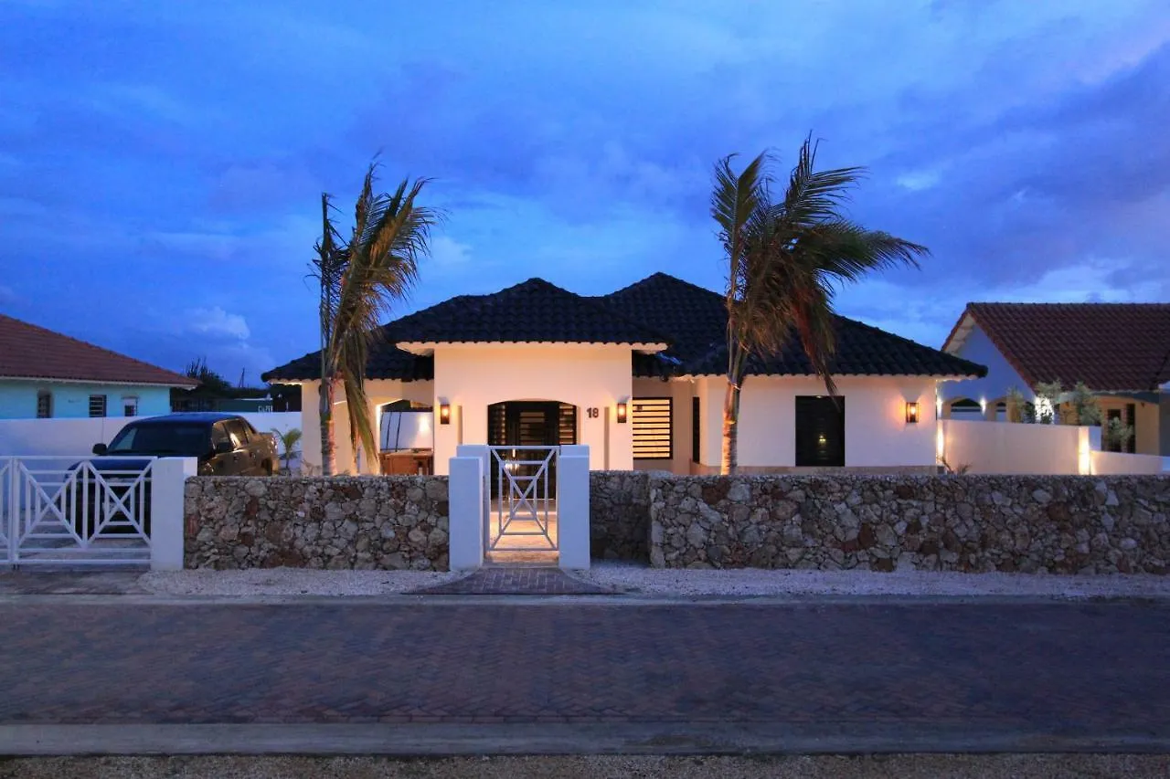 Курортный комплекс Bonaire Village Кралендейк